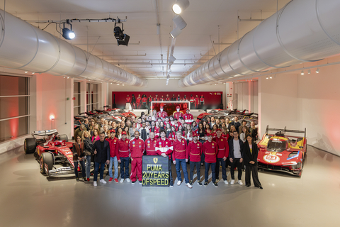 PUMA和Scuderia Ferrari HP迎来合作20周年，这段合作历程不断突破速度、设计和赛车文化的边界。（照片：美国商业资讯）